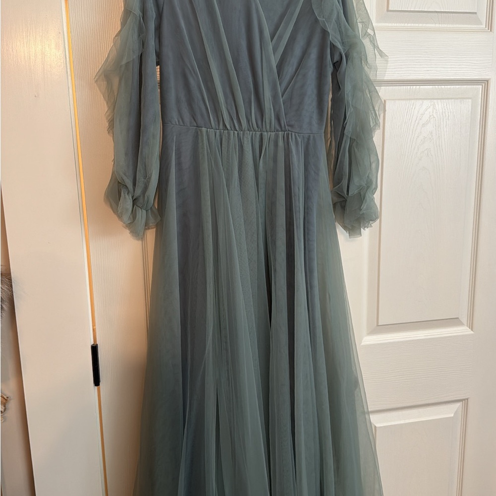 Dainty jewels tulle dress! xs